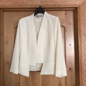 Tahari Arthur s Levine white jacket size 4